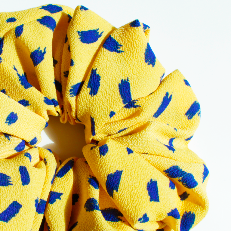 Hårstyling DK - Håndlavet Kæmpe Scrunchie | Humlebi