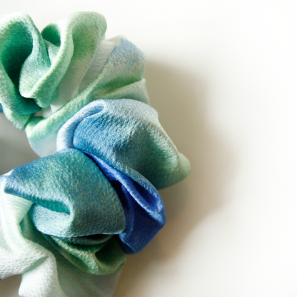 Hairstyling DK - Tait Scrunchie | Blå grön